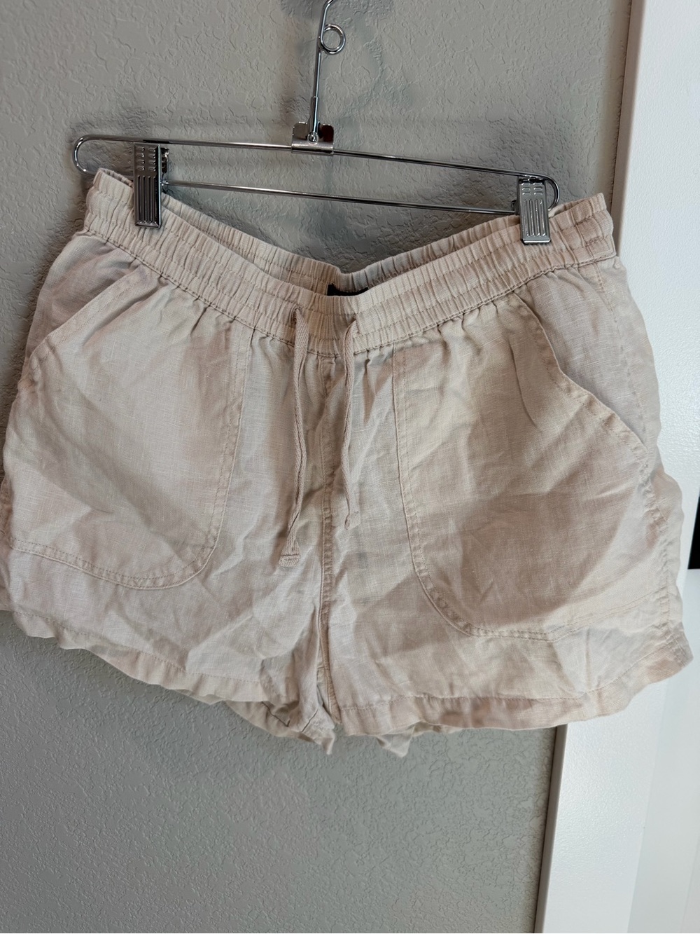 Quince  100 % Linen Elastic Waist Shorts - Light Cream